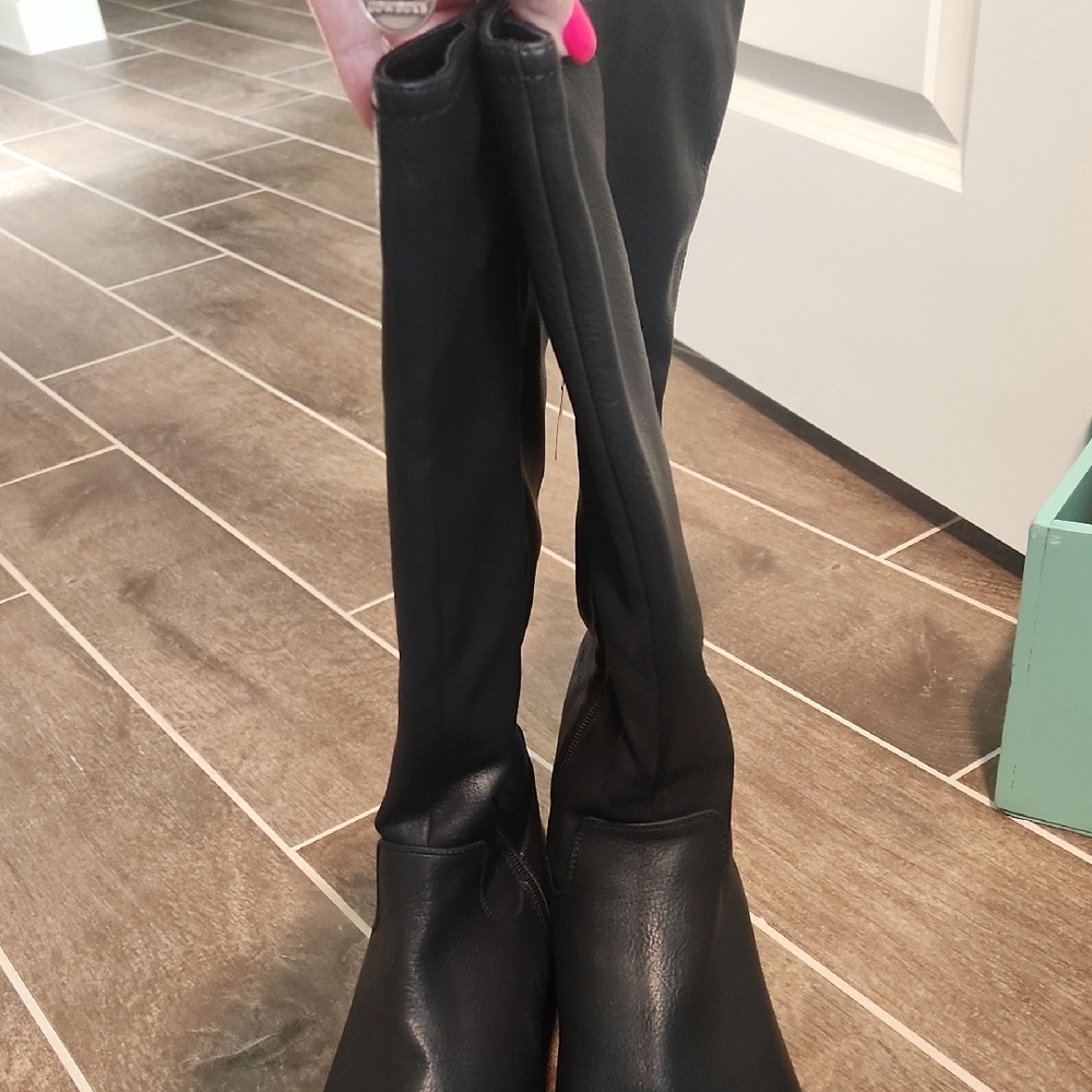 Black Women's Knee-High Boots - Picture 3 of 9